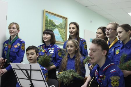 Троицкий отряд Оренбургского отделения БПС поздравил с Рождеством пациентов больницы