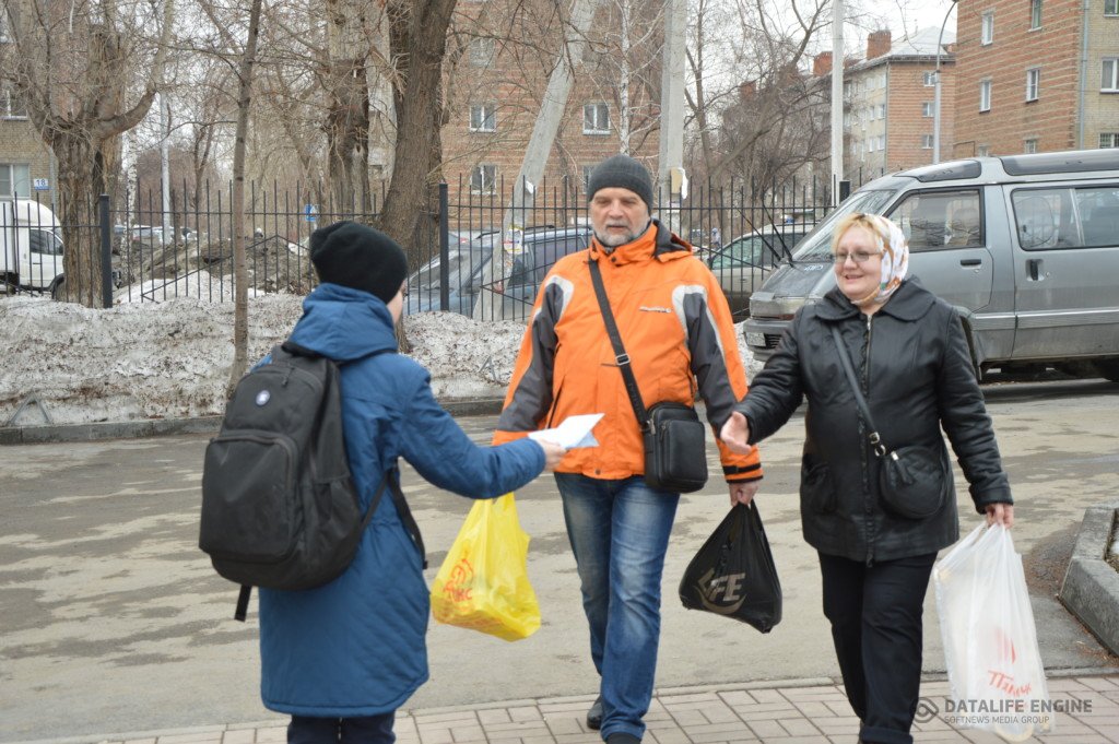 Новосибирские следопыты провели акцию "Евангелие в каждый дом"